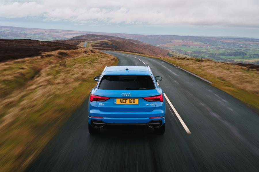  Audi Q3 35 TFSI S-Line (8U) 2018 года  (UK) (фото 25 из 40)